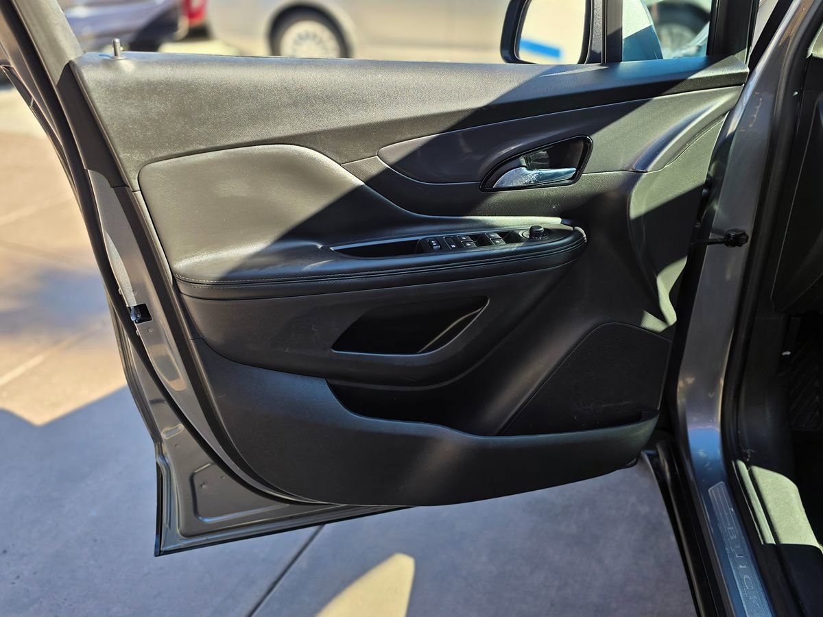 Used 2019 Buick Encore Essence AWD/4WD image 28