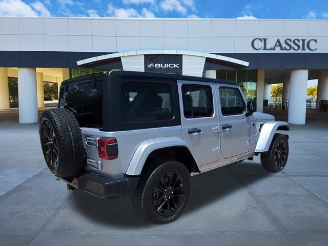 Used 2023 Jeep Wrangler Unlimited Sahara AWD/4WD image 8