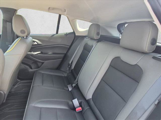 New 2026 Chevrolet Trax ACTIV w/ Sunroof Package FWD image 16