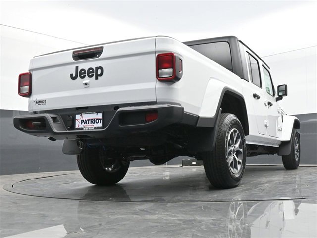 Used 2024 Jeep Gladiator Sport image 43