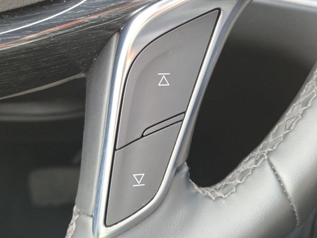 Used 2025 Cadillac XT5 Premium Luxury AWD/4WD image 18