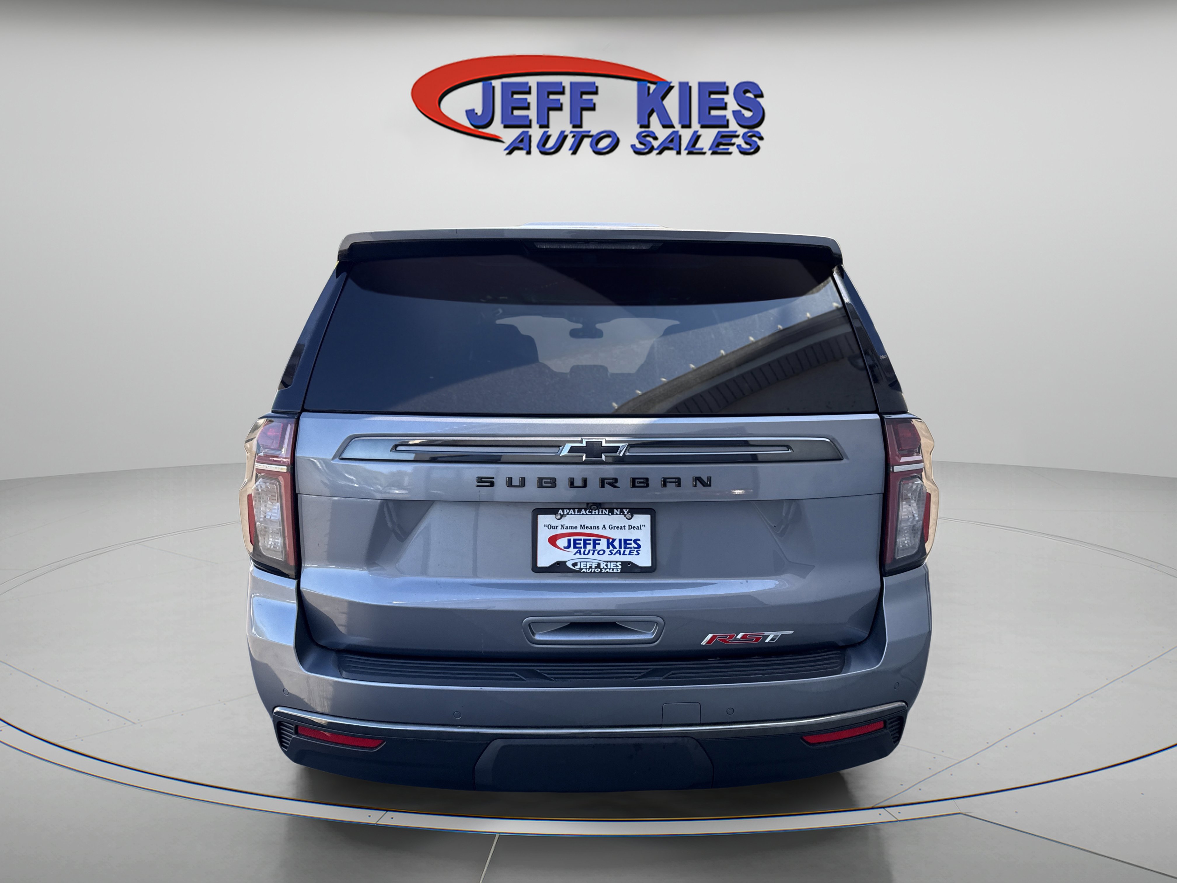 Used 2022 Chevrolet Suburban RST w/ Luxury Package image 6