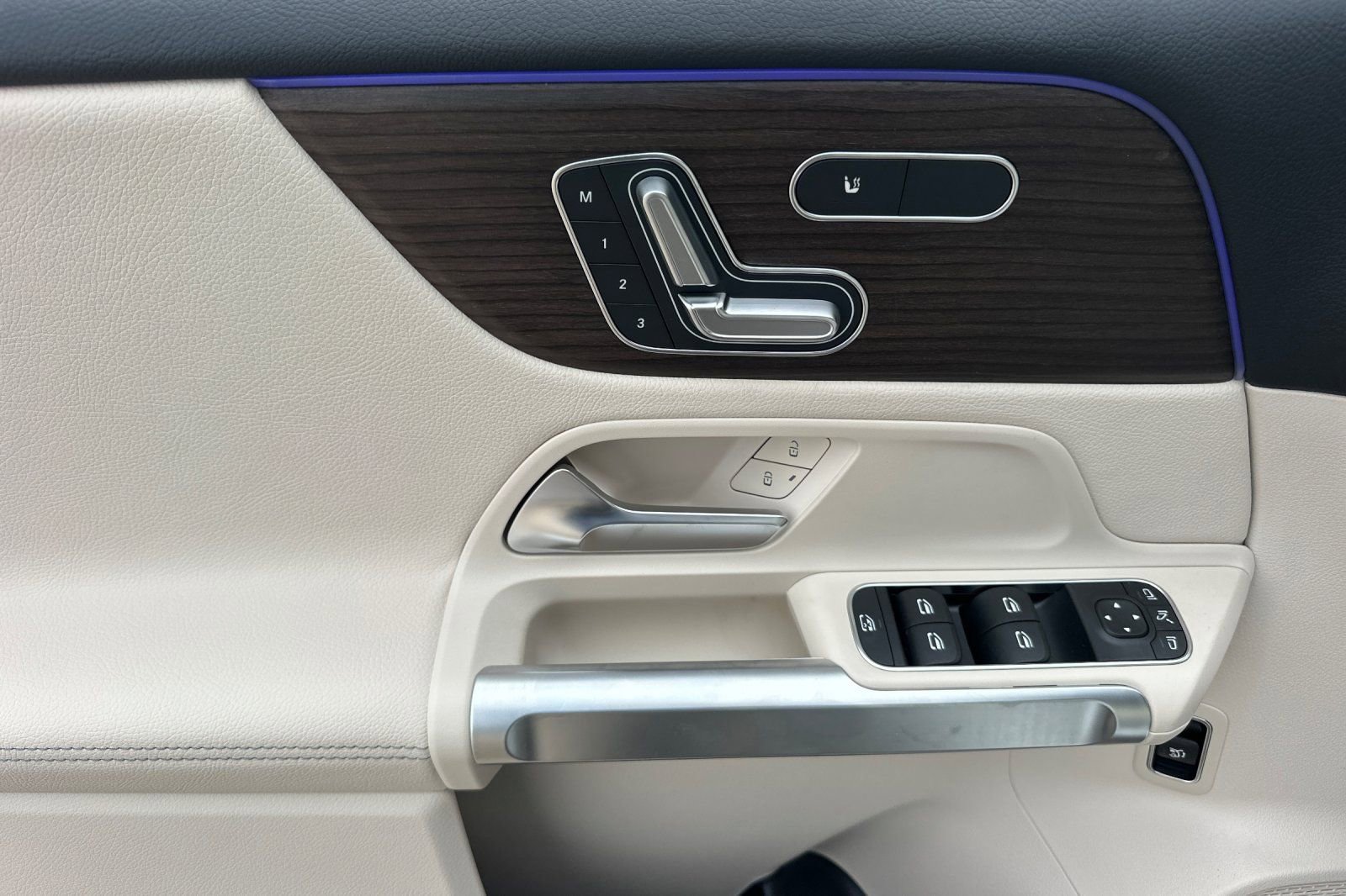 New 2026 Mercedes-Benz GLB 250 image 21