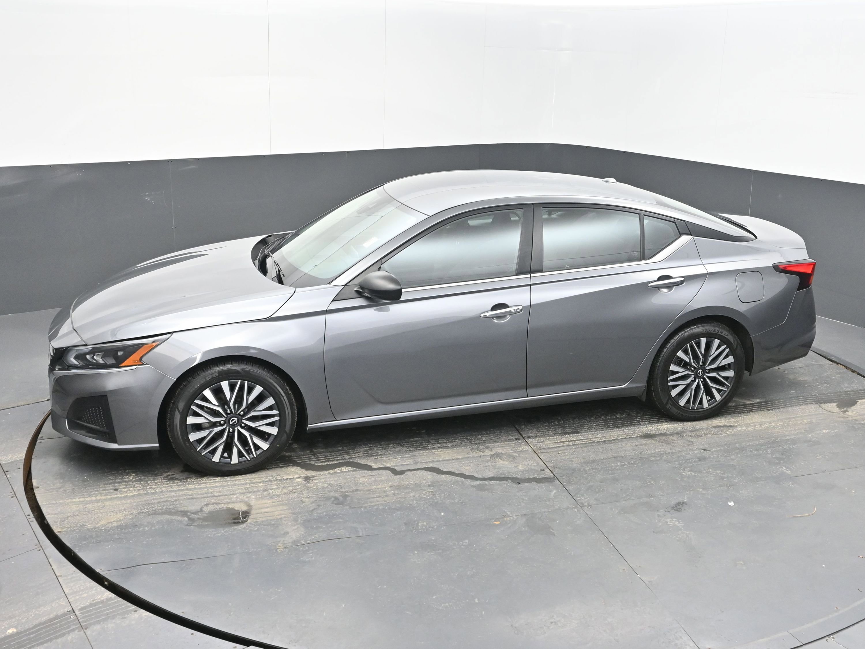 Used 2024 Nissan Altima 2.5 SV image 31