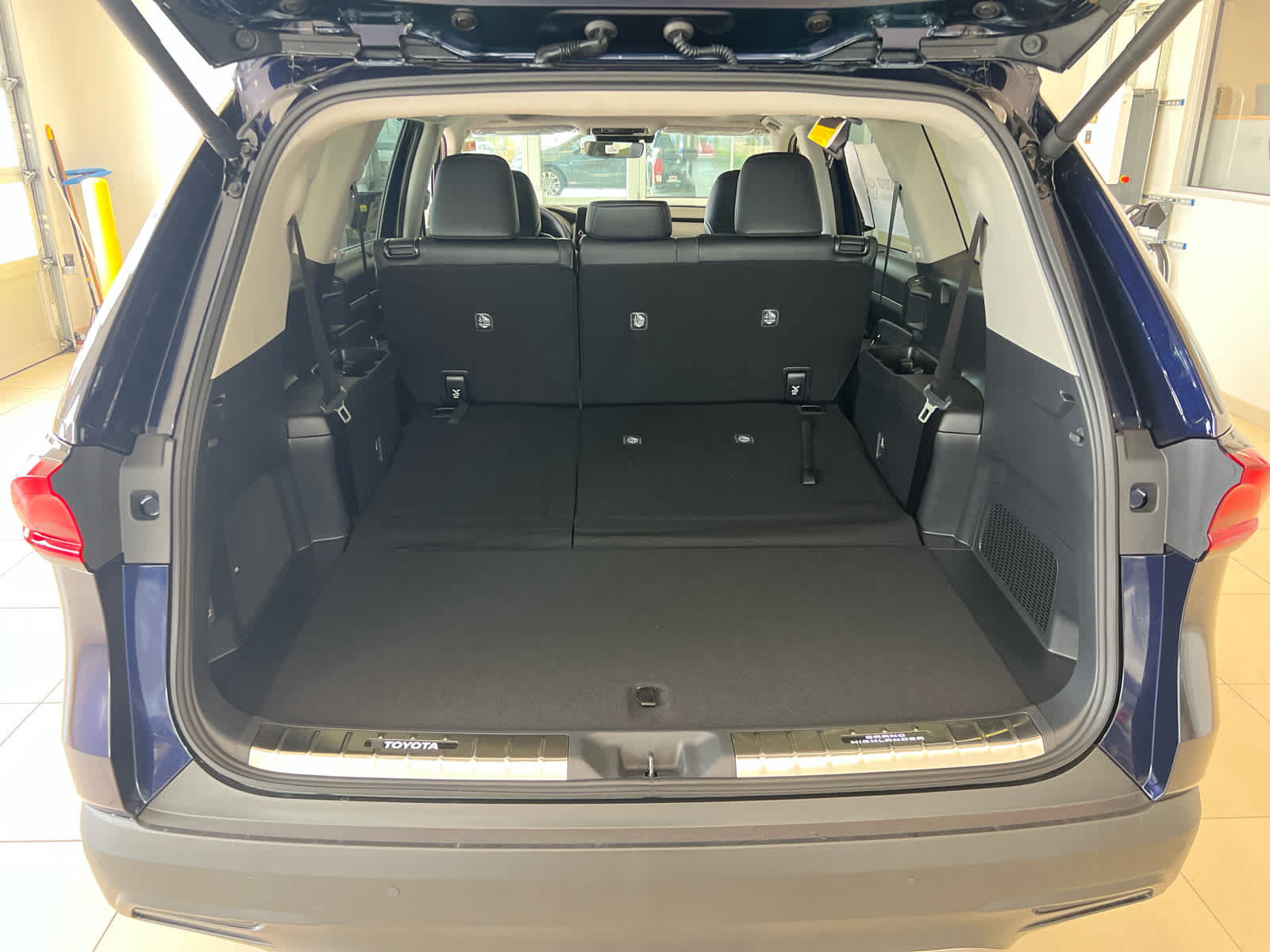 New 2026 Toyota Grand Highlander Limited AWD/4WD image 9