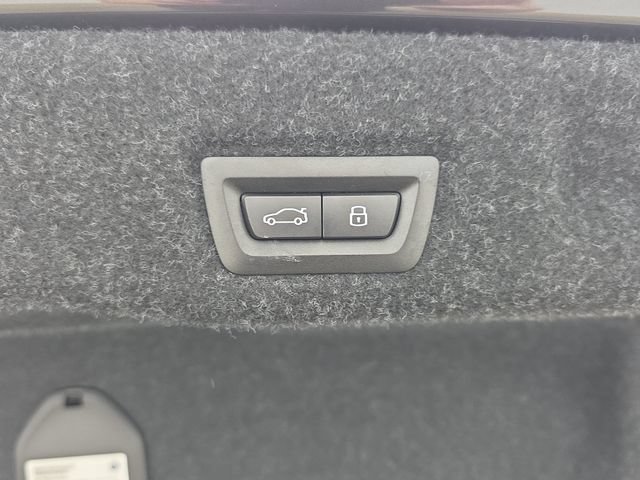 Used 2026 BMW 530i xDrive w/ Premium Package AWD/4WD image 33