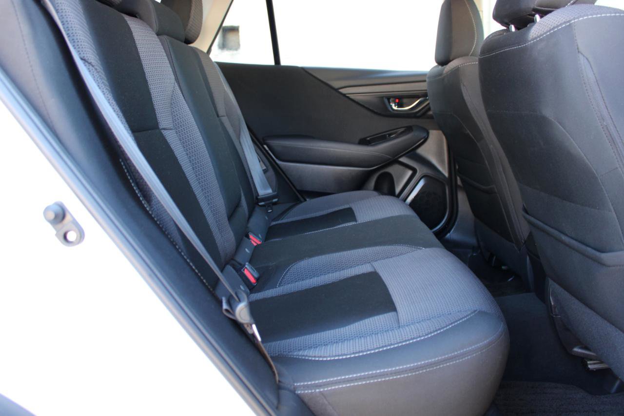 Used 2024 Subaru Outback Premium AWD/4WD image 41