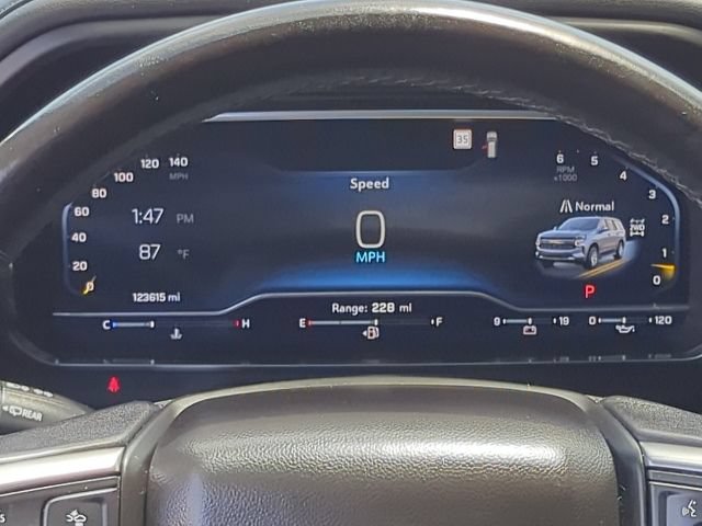 Used 2022 Chevrolet Suburban LT AWD/4WD image 9