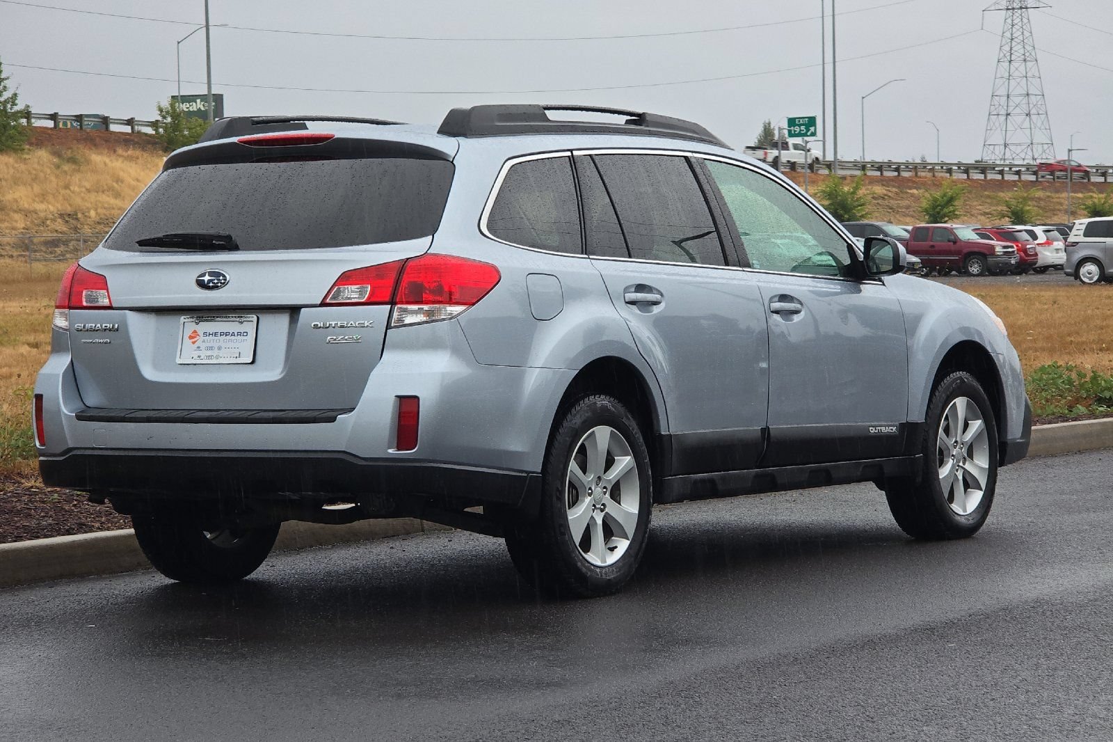 Used 2013 Subaru Outback 2.5i Premium AWD/4WD image 3