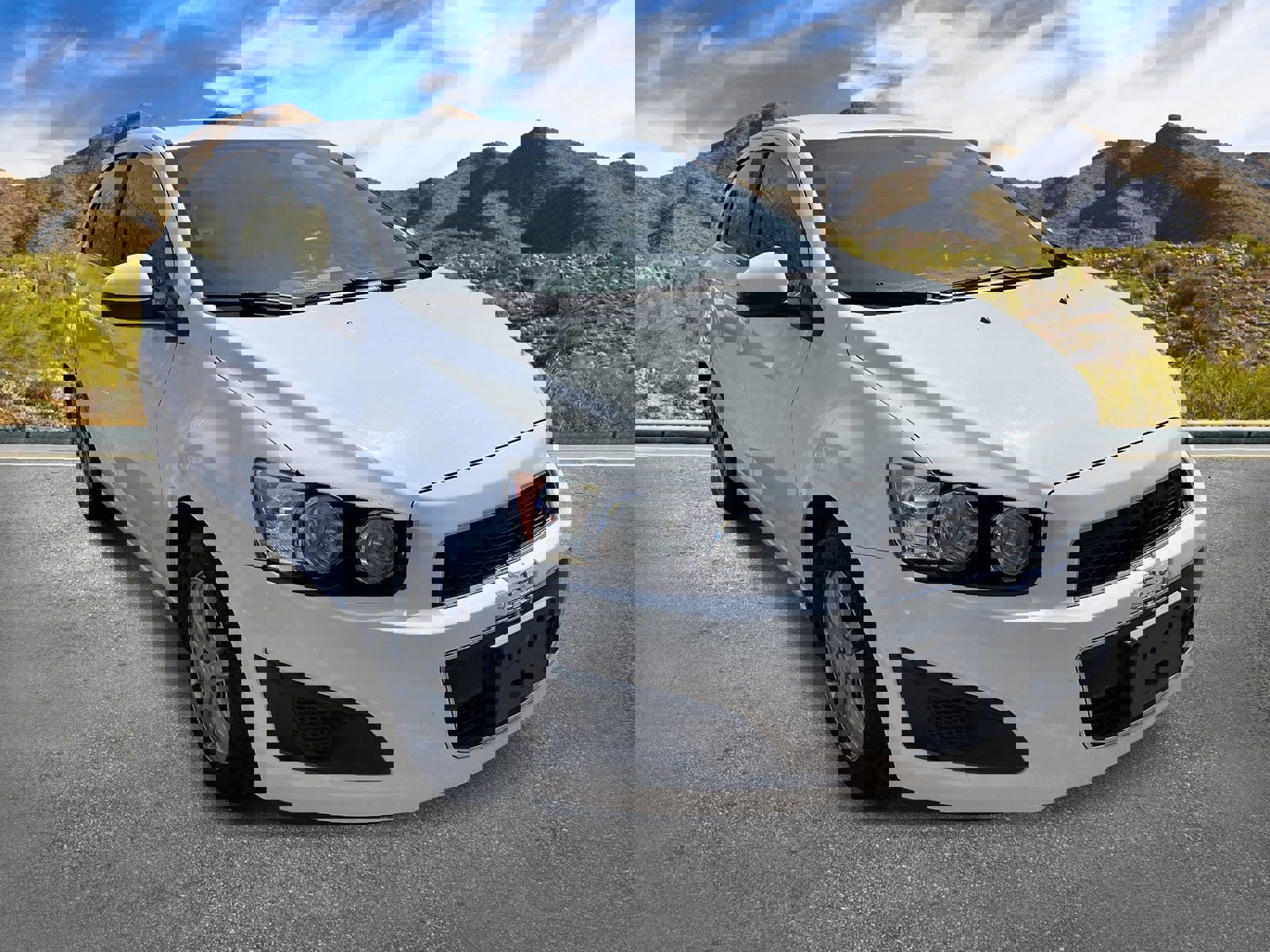 Used 2016 Chevrolet Sonic LT image 3