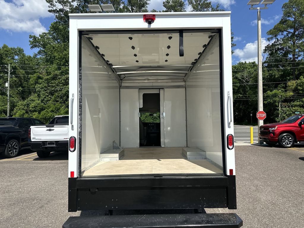 New 2025 Chevrolet Express 3500 w/ Power Convenience Package image 20