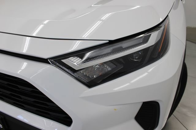 Used 2023 Toyota RAV4 XLE w/ Convenience Package image 5