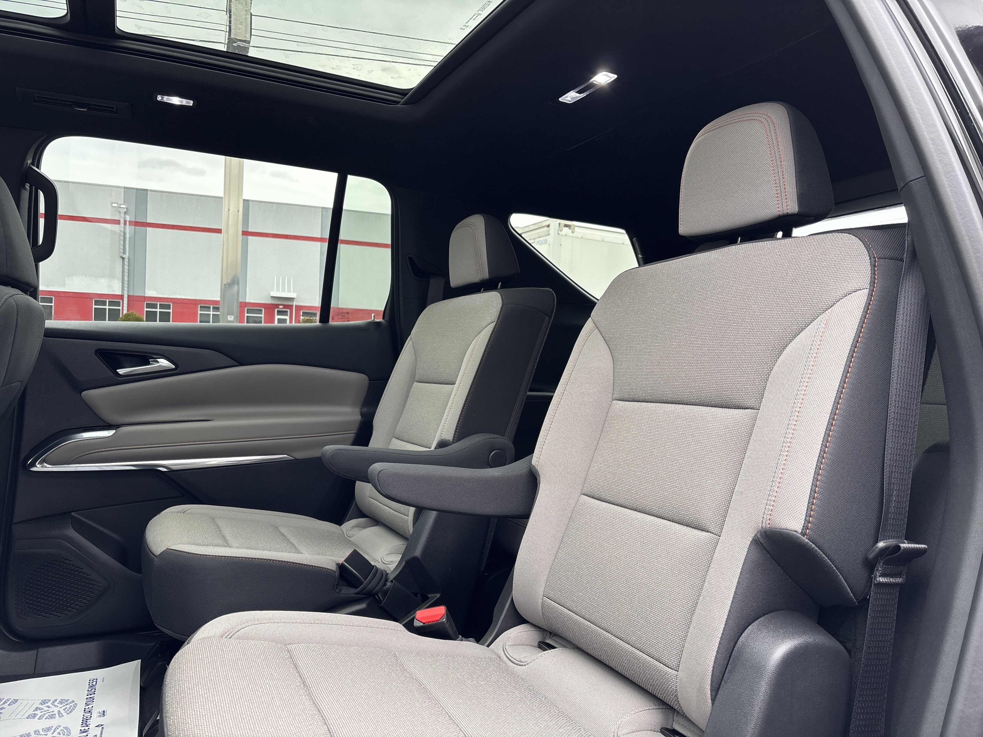 Used 2025 Chevrolet Traverse LT w/ Sun and Wheel Package image 27