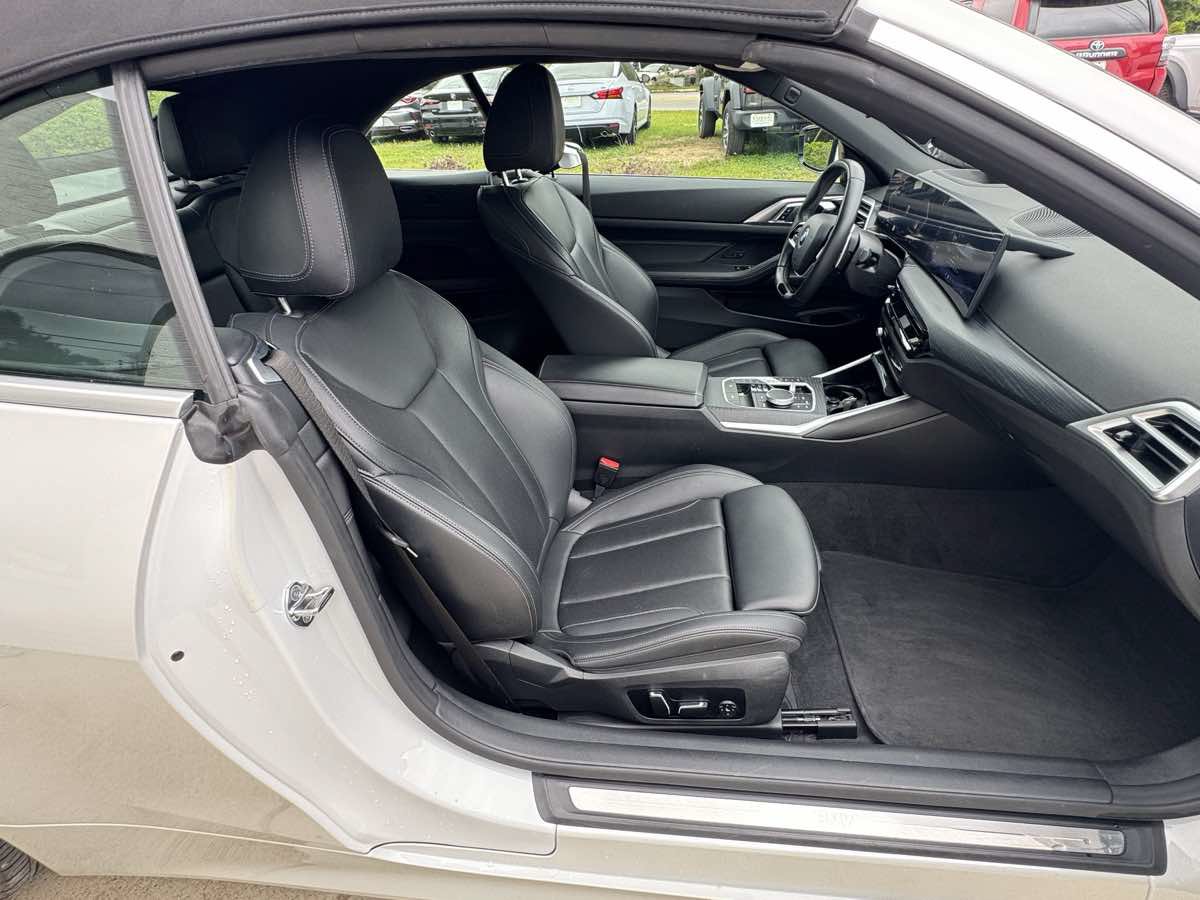 Used 2025 BMW 430i Convertible RWD image 11