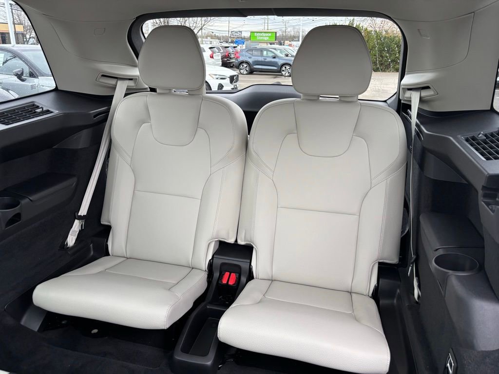 Used 2023 Volvo XC90 B6 Plus w/ Protection Package Premier image 24