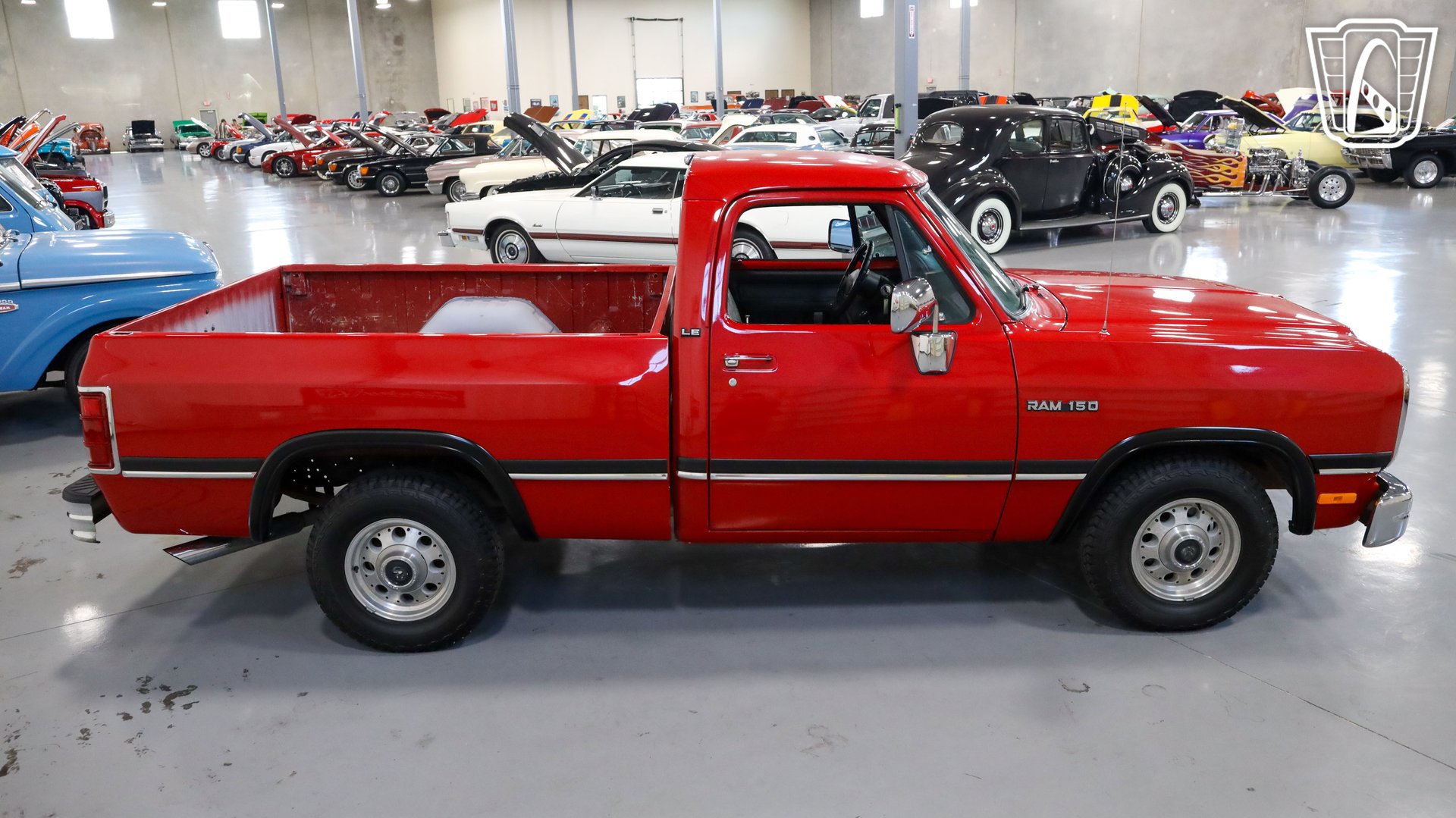Used 1992 Dodge D/W Truck 150 RWD image 32