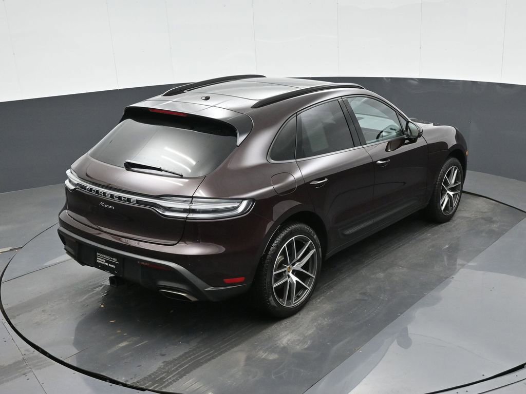 Certified 2025 Porsche Macan image 30