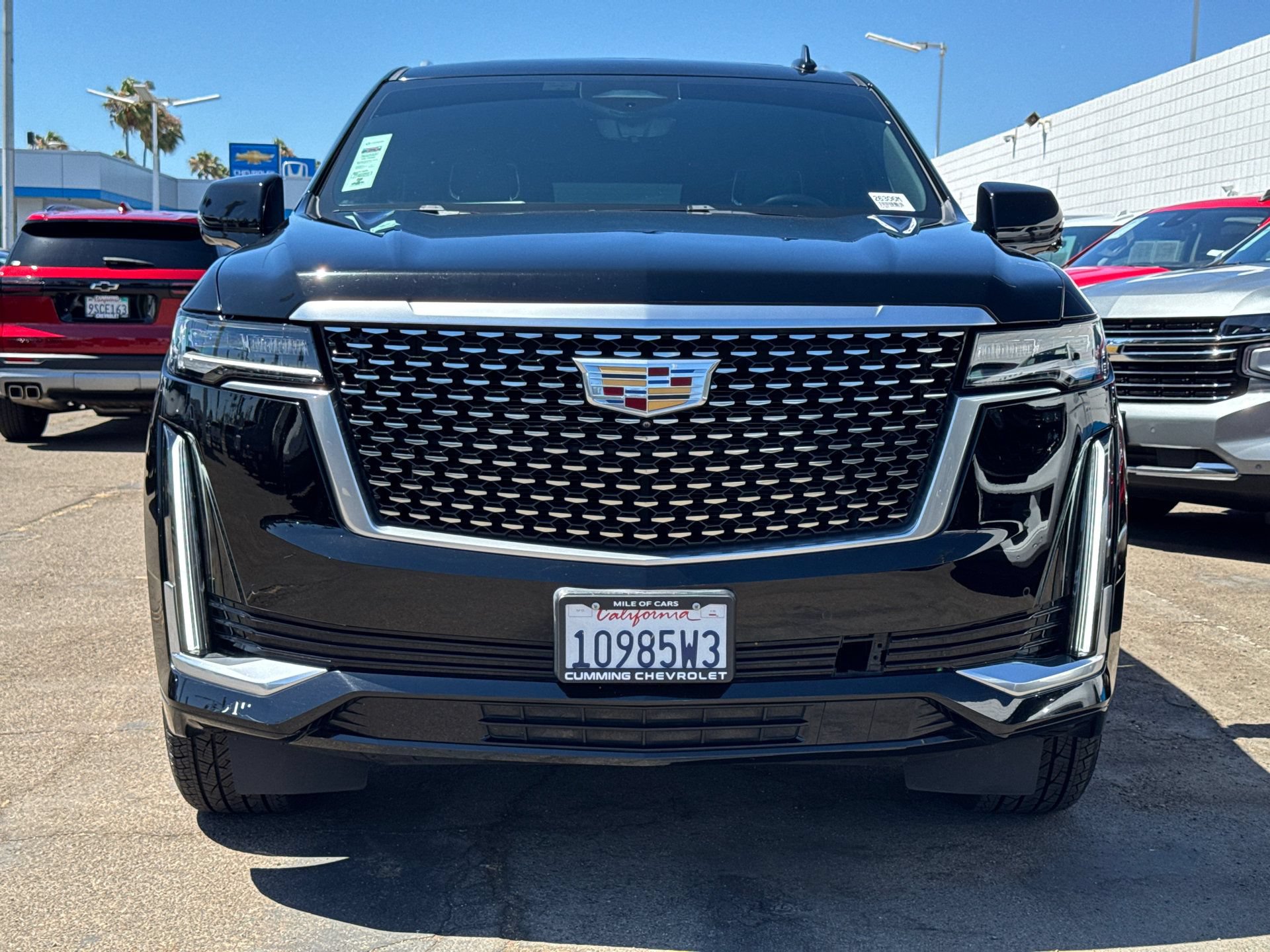 Used 2023 Cadillac Escalade ESV Premium Luxury w/ Performance Package AWD/4WD image 4