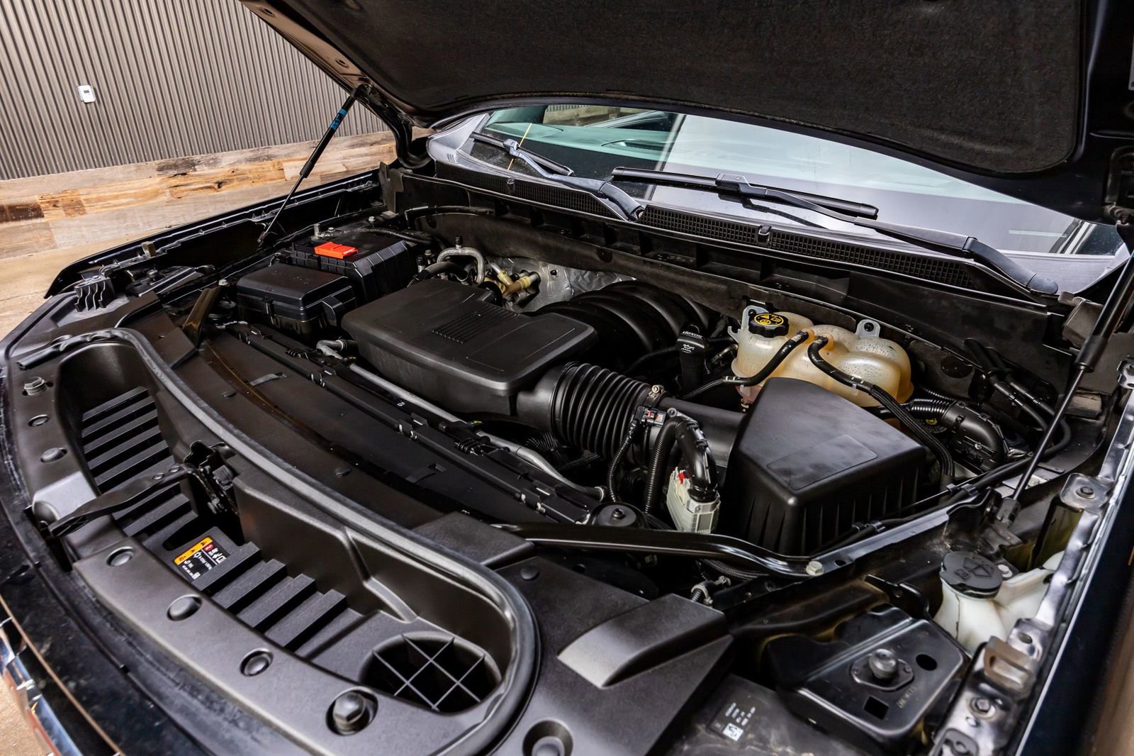 Used 2023 GMC Yukon SLE image 37