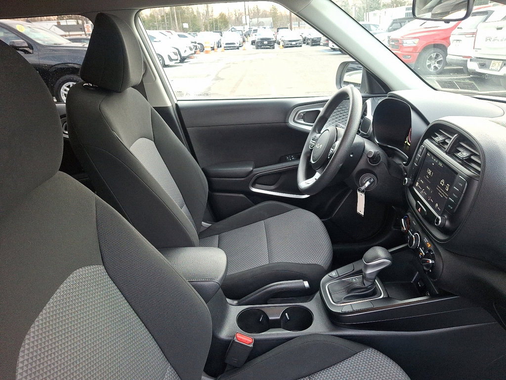 Used 2023 Kia Soul LX w/ Option Group 015 image 11