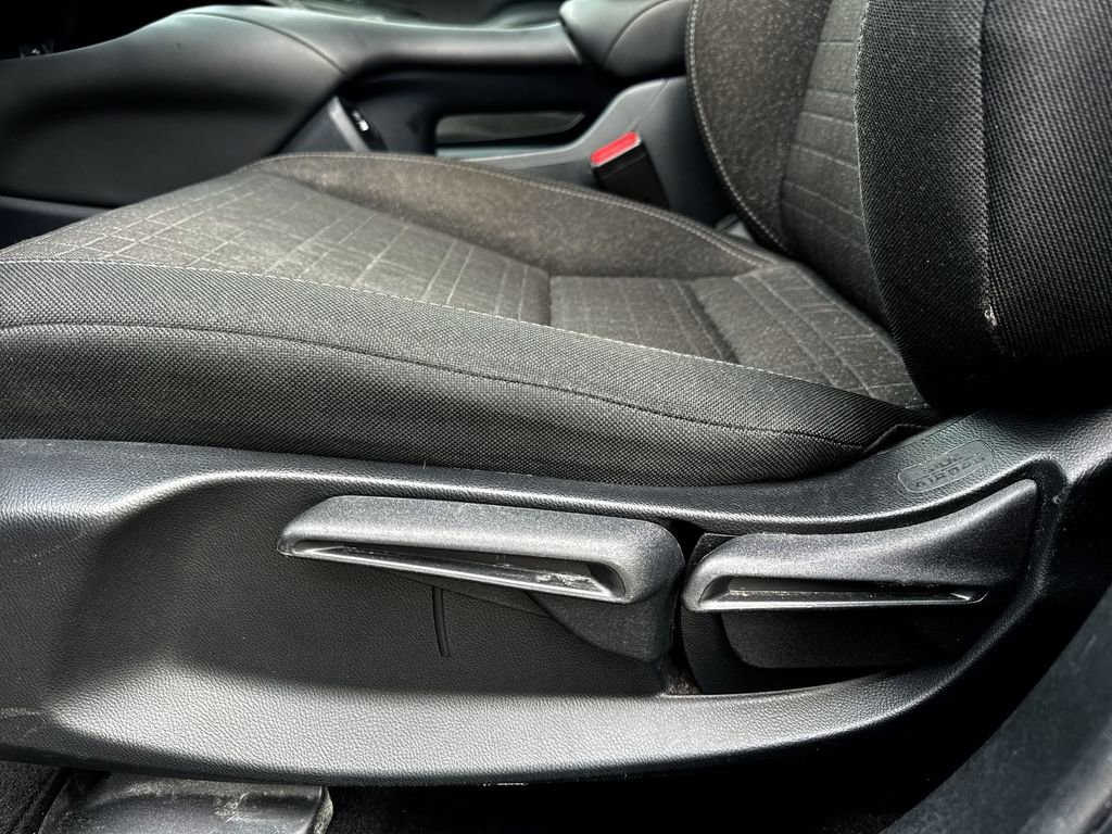 Used 2023 Honda HR-V LX image 12