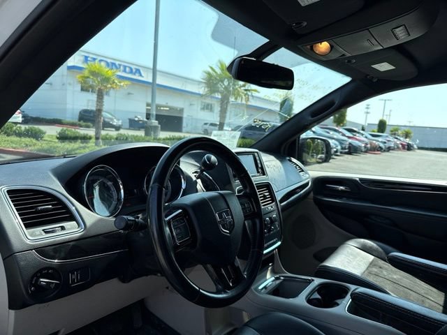 Used 2019 Dodge Grand Caravan SXT FWD image 10