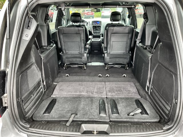 Used 2019 Dodge Grand Caravan GT w/ Safety Sphere Group FWD image 27