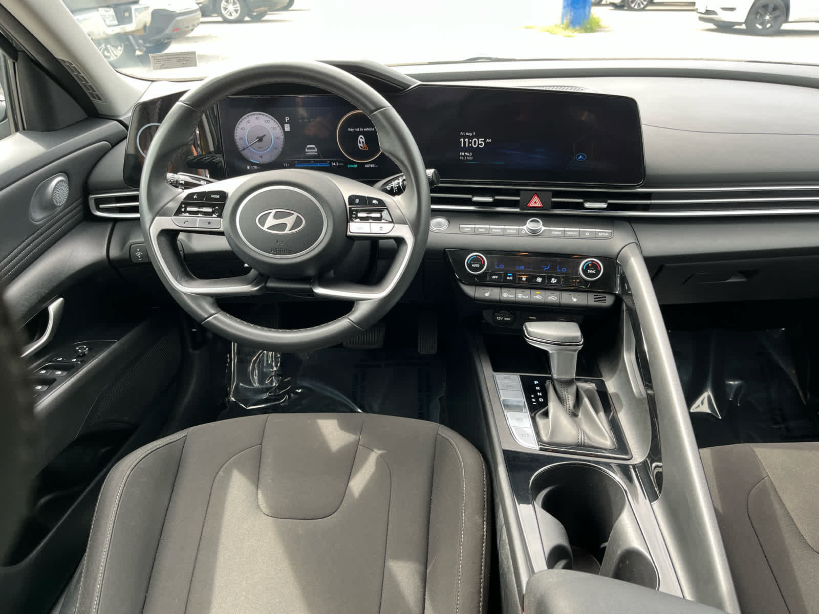 Used 2025 Hyundai Elantra SEL FWD image 26