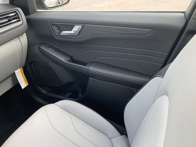 New 2026 Ford Escape SE w/ PHEV Premium Package image 18