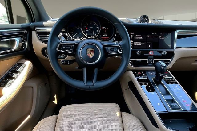 Used 2026 Porsche Macan AWD/4WD image 8