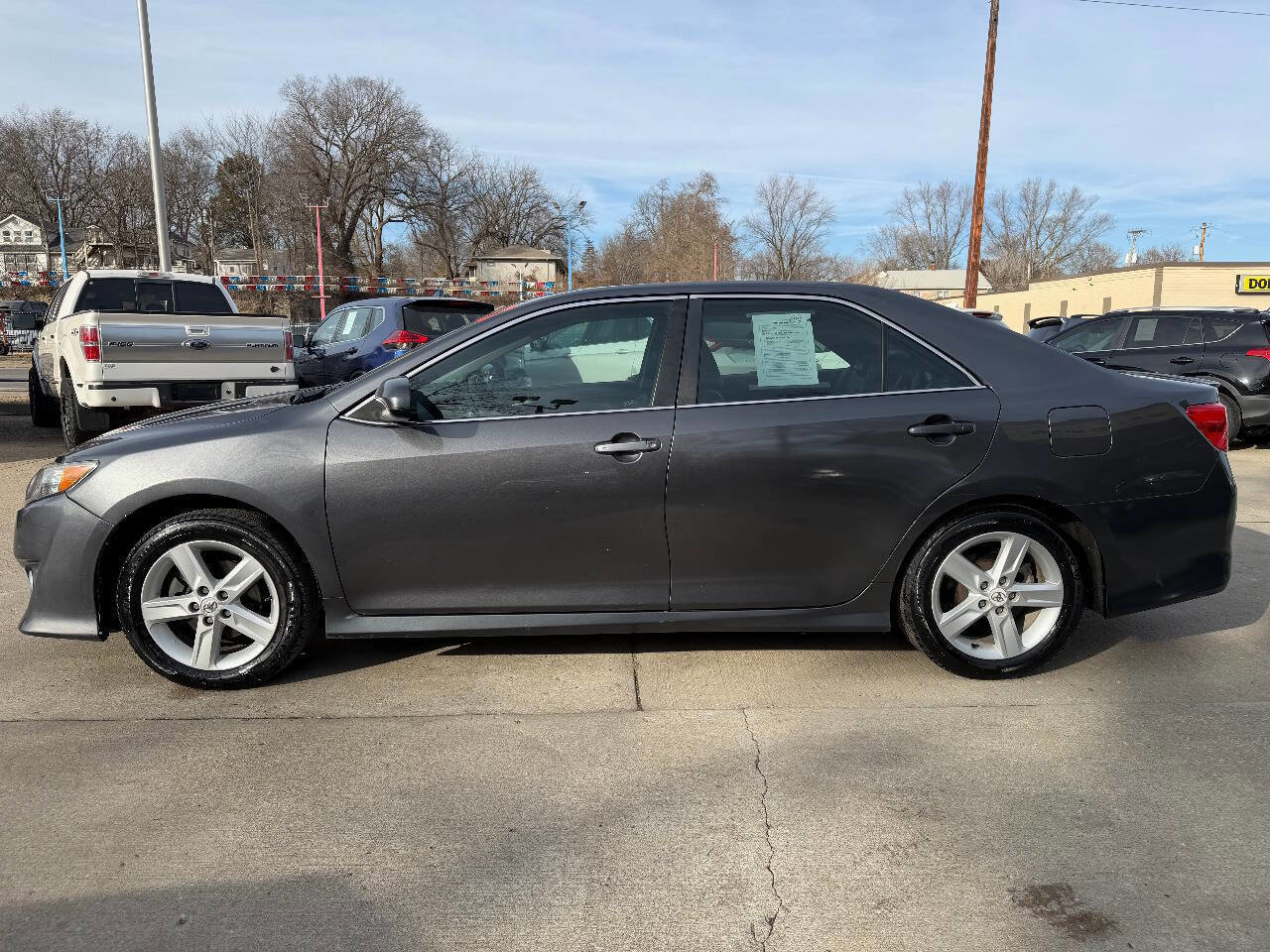 Used 2012 Toyota Camry SE image 4