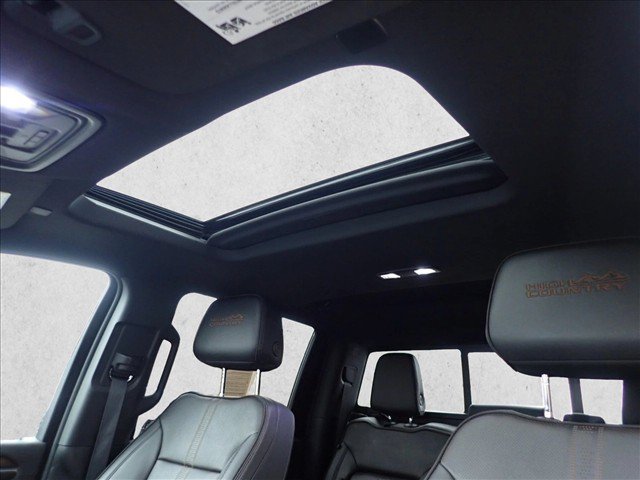 Used 2024 Chevrolet Silverado 3500 High Country w/ High Country Premium Package AWD/4WD image 13