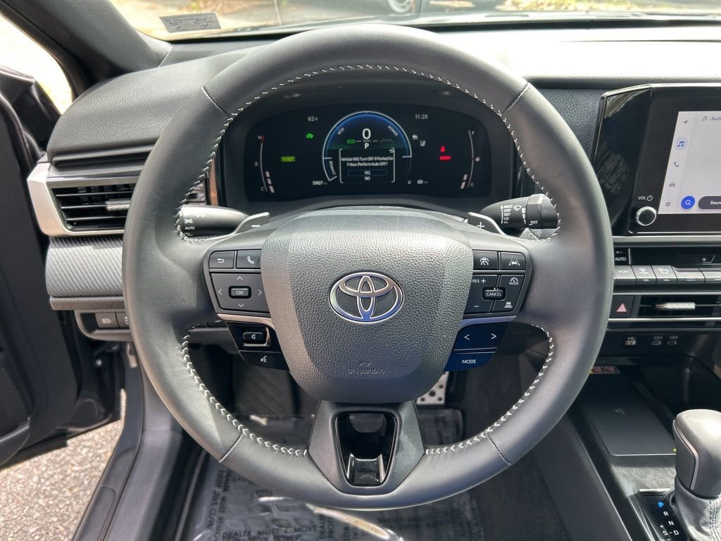 Used 2025 Toyota Camry SE w/ Convenience Package image 20