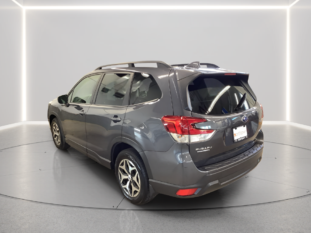 Used 2021 Subaru Forester Premium AWD/4WD image 4