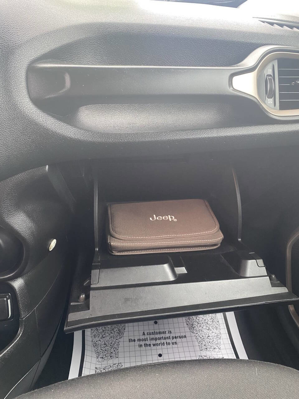 Used 2017 Jeep Renegade Sport w/ Power & Air Group image 15