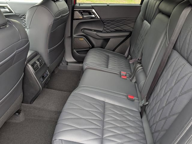 New 2026 Mitsubishi Outlander SEL Black Edition AWD/4WD image 5