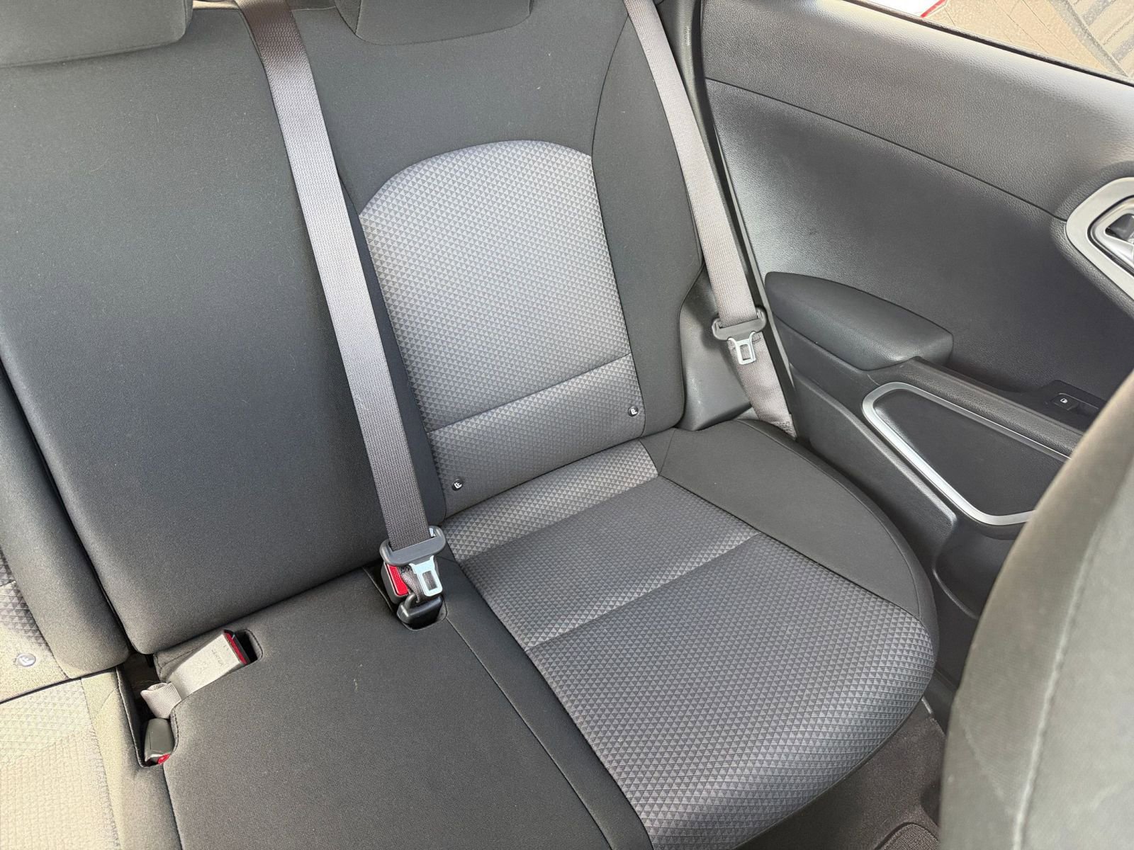 Used 2025 Kia Soul LX w/ LX Technology Package FWD image 35