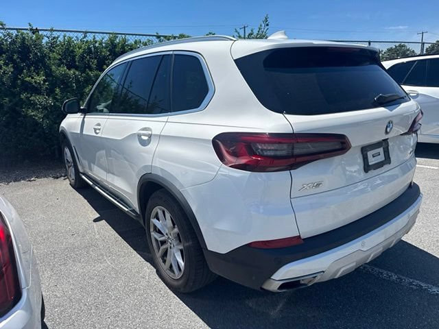 Used 2021 BMW X5 xDrive40i w/ Executive Package AWD/4WD image 3