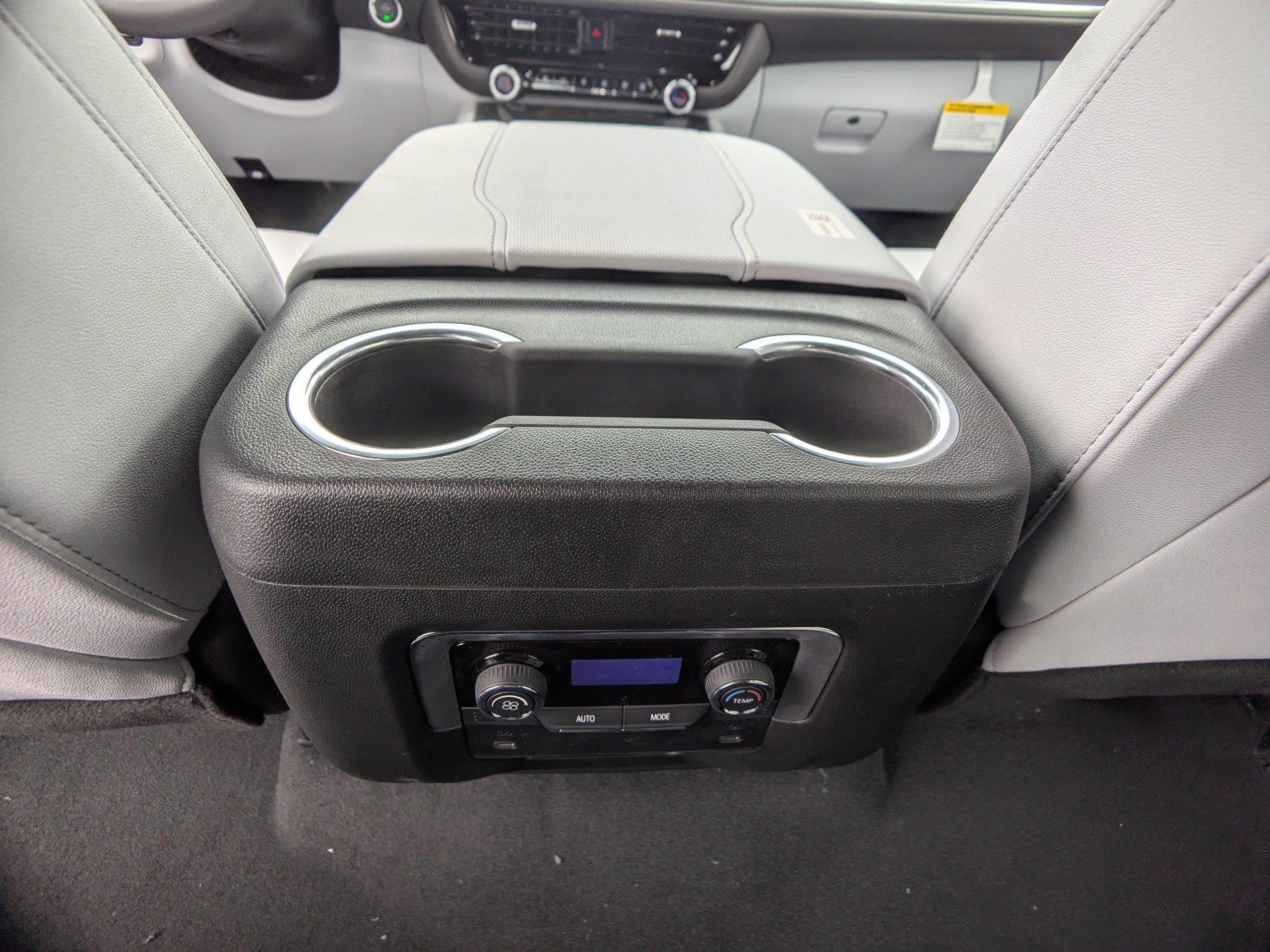 New 2026 Chevrolet Suburban Premier w/ Sun And Tow Package AWD/4WD image 14