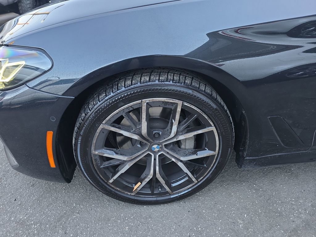 Used 2022 BMW 530i w/ M Sport Package RWD image 19