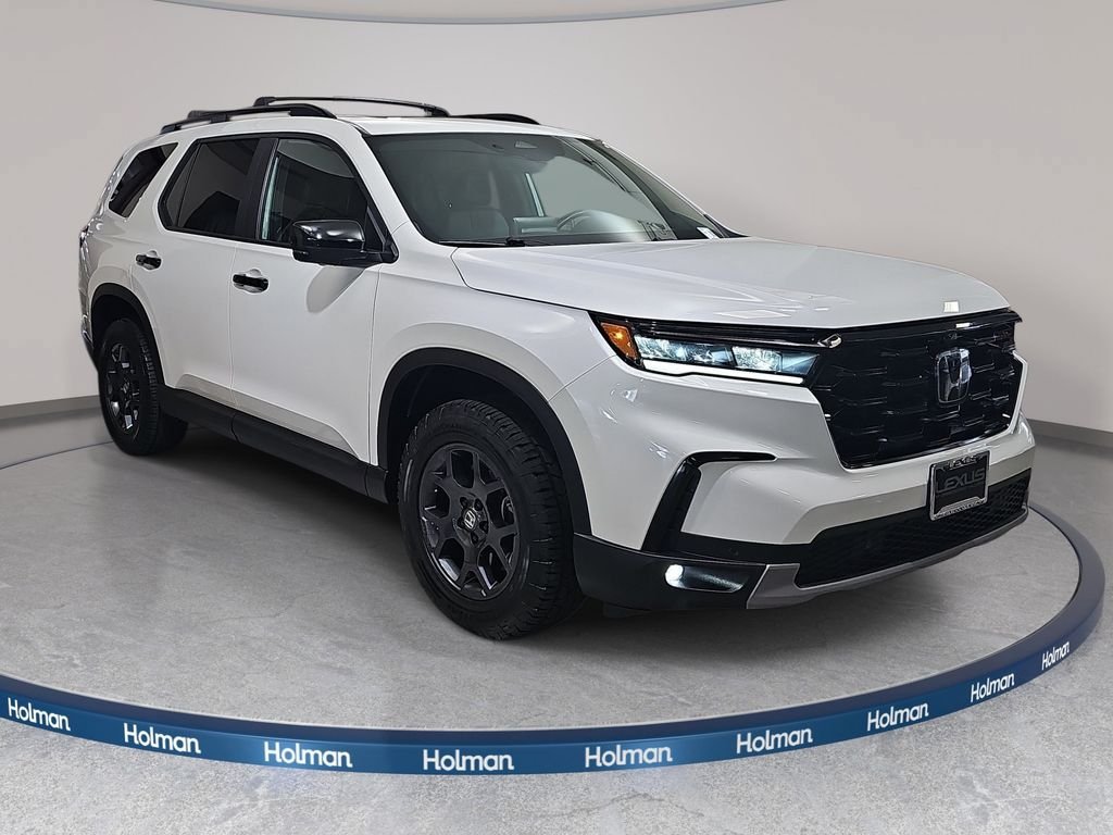 Used 2023 Honda Pilot TrailSport image 4