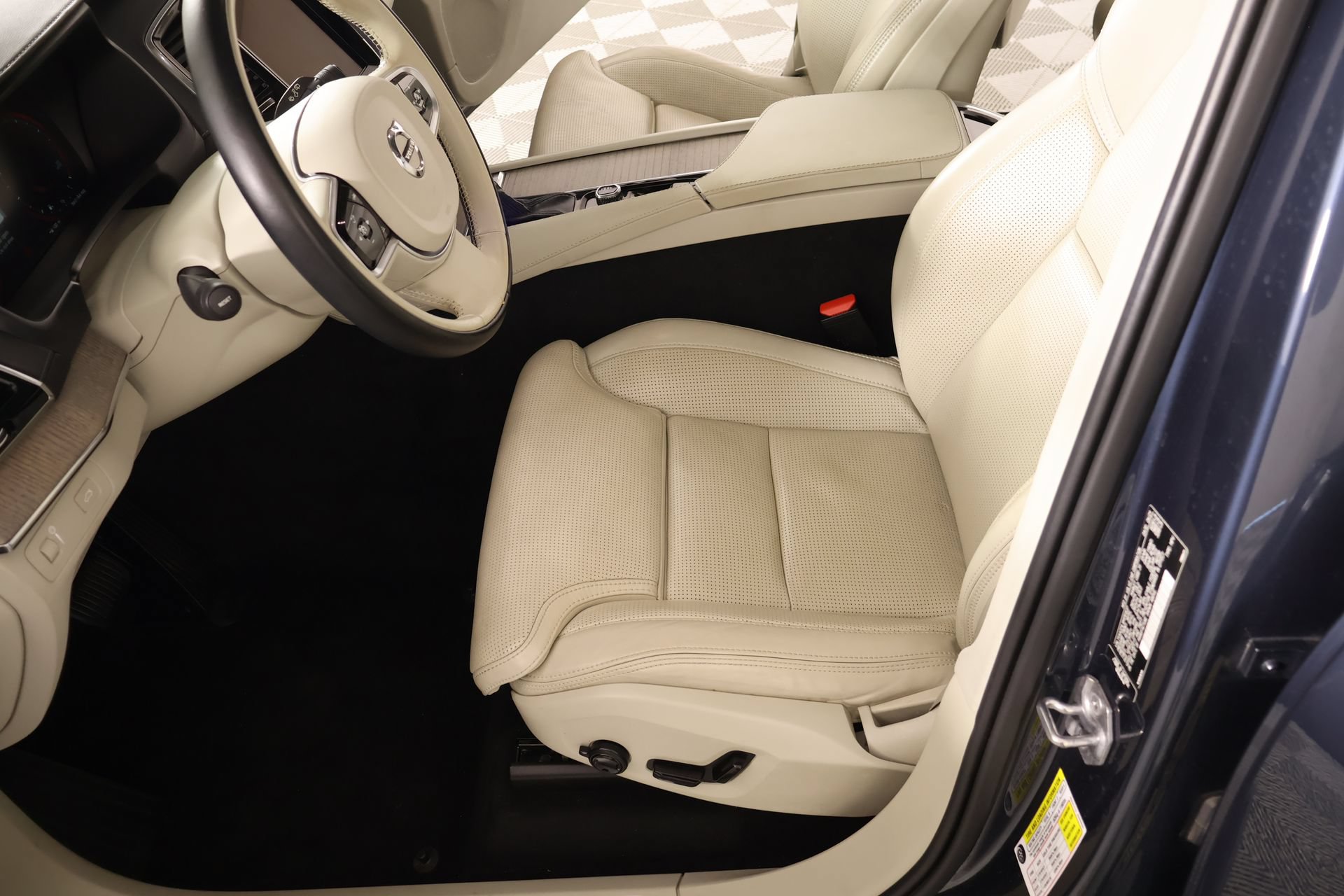 Used 2021 Volvo XC90 T6 Inscription w/ Climate Package AWD/4WD image 12