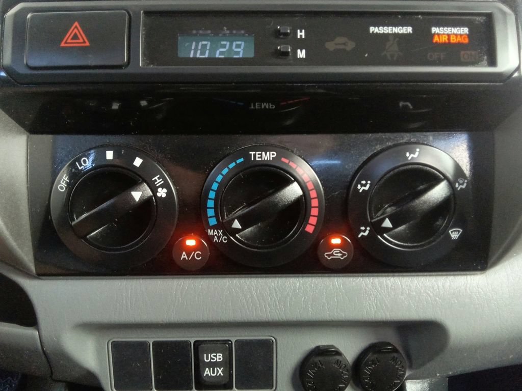 Used 2013 Toyota Tacoma PreRunner w/ SR5 Pkg RWD image 26