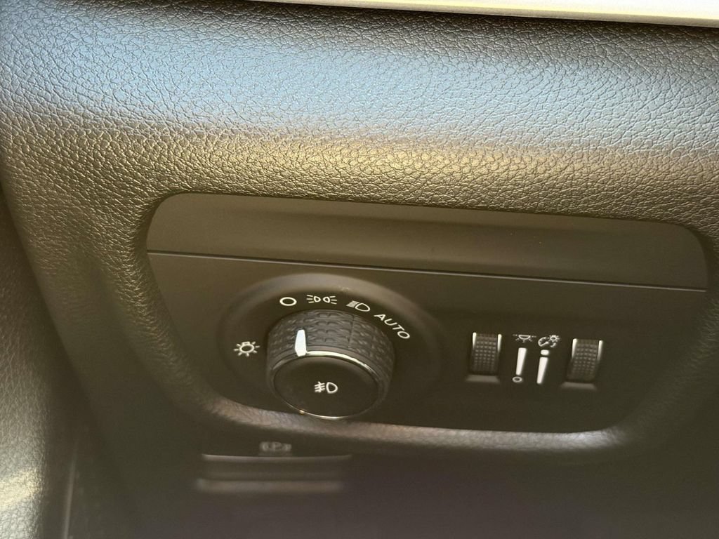 New 2027 Jeep Grand Cherokee Limited AWD/4WD image 27