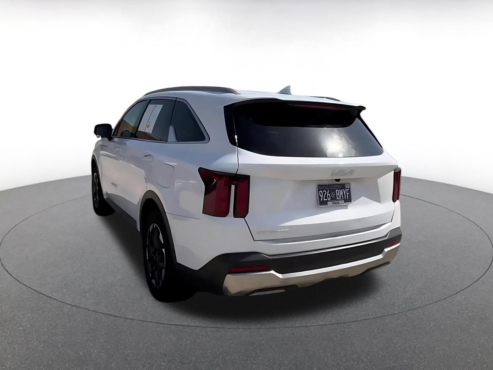 Used 2024 Kia Sorento S FWD image 11