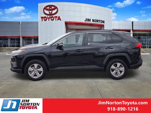 Used 2025 Toyota RAV4 XLE FWD image 4