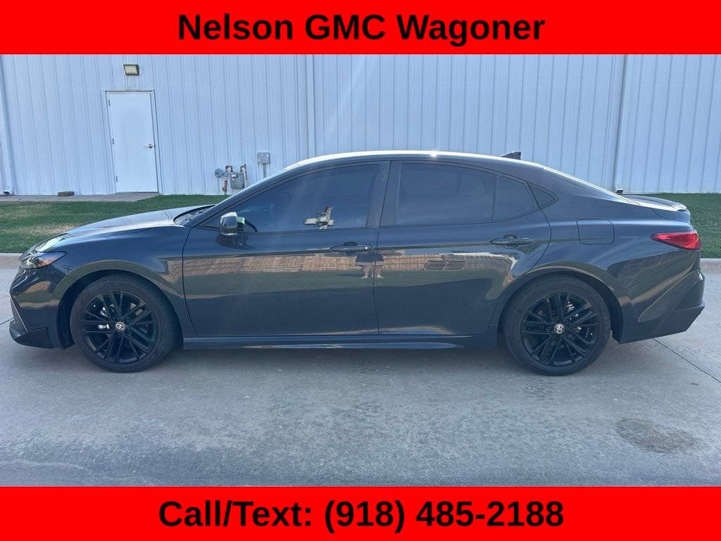 Used 2025 Toyota Camry SE w/ Convenience Package FWD image 8