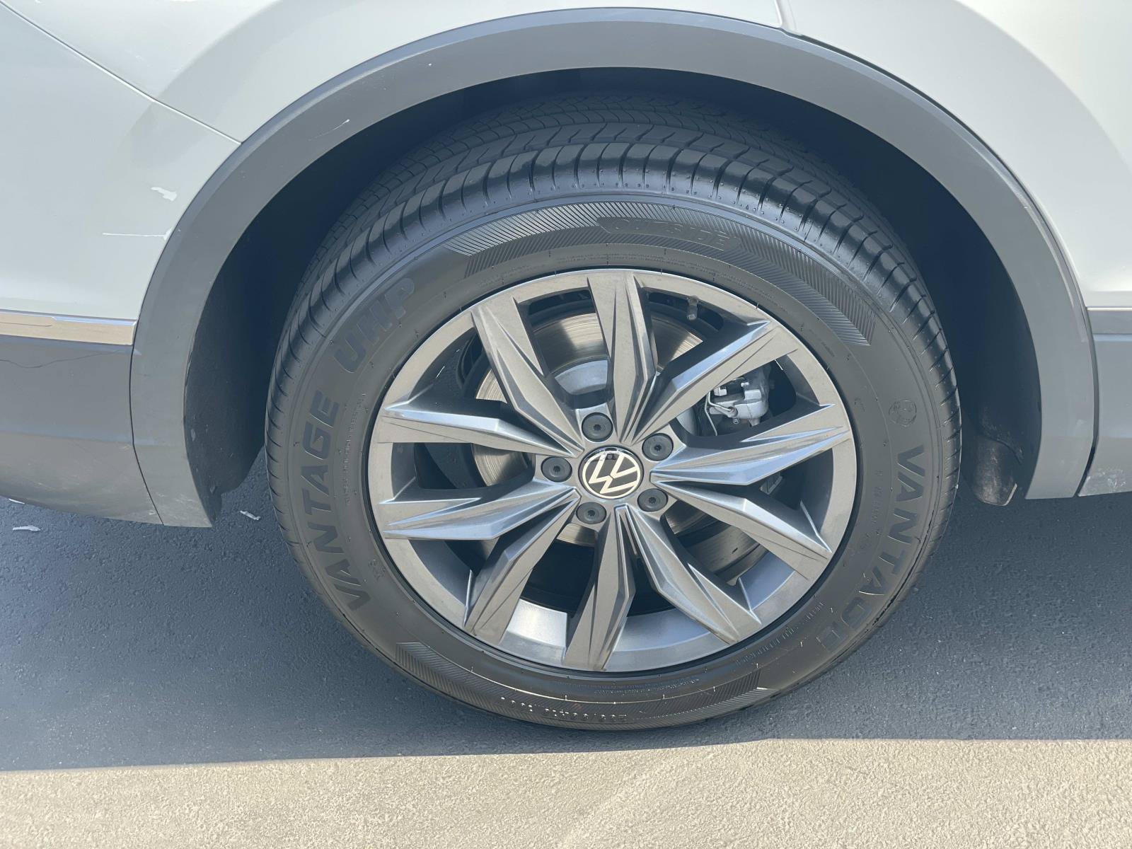 Certified 2023 Volkswagen Tiguan SE FWD image 6