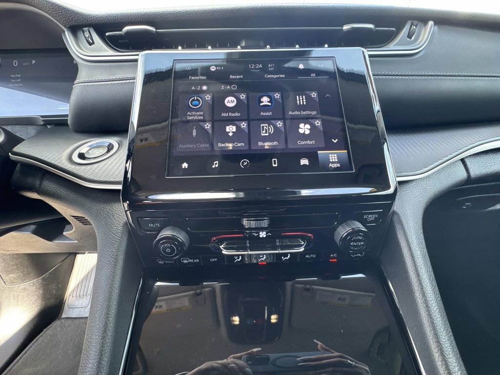 Used 2023 Jeep Grand Cherokee L Laredo image 25