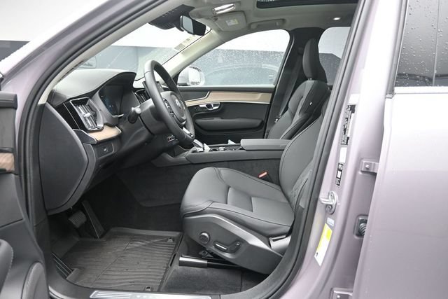 Used 2026 Volvo XC90 B6 Plus w/ Protection Package AWD/4WD image 17